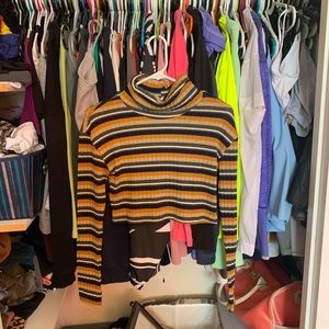 Long sleeve crop top